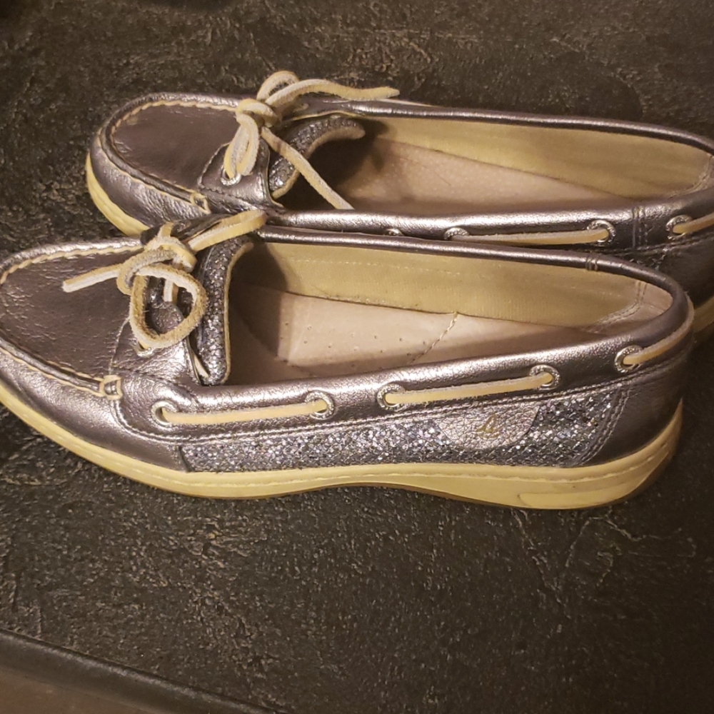 Shoes - Picture 2 of 3